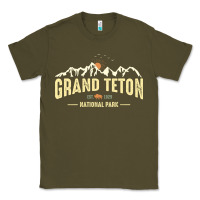 Army Green grand teton national park est 1929 vinage wyoming mountains graphic Classic Tee - linhVisuals