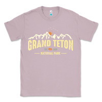 Lilac grand teton national park est 1929 vinage wyoming mountains graphic Classic Tee - linhVisuals