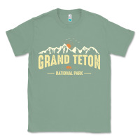 Sage grand teton national park est 1929 vinage wyoming mountains graphic Classic Tee - linhVisuals