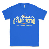 True Royal grand teton national park est 1929 vinage wyoming mountains graphic Classic Tee - linhVisuals