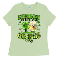 Matcha everybody in the pub getting tipsy artiststas Ladies Tee - Artiststas