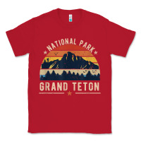 Red national park grand teton vintage retro hiking Classic Tee - linhVisuals
