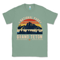Sage national park grand teton vintage retro hiking Classic Tee - linhVisuals