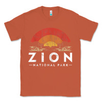 Copper retro zion national park us vintage utah adventure hiking Classic Tee - linhVisuals