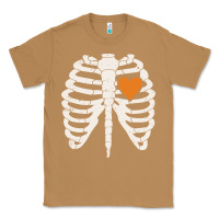 Toasted Coconut skeleton rib case orange pumpkin heart vintage halloween anatomy costu Classic Tee - linhVisuals