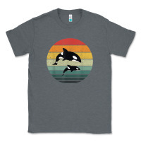 Charcoal Heather orca family vintage retro art, killer whale family Classic Tee - linhVisuals