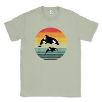 Matcha orca family vintage retro art, killer whale family Classic Tee - linhVisuals