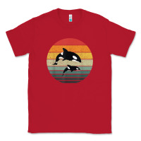 Red orca family vintage retro art, killer whale family Classic Tee - linhVisuals