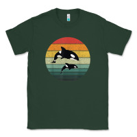 Sports Green orca family vintage retro art, killer whale family Classic Tee - linhVisuals