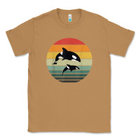 Toasted Coconut orca family vintage retro art, killer whale family Classic Tee - linhVisuals