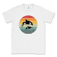 White orca family vintage retro art, killer whale family Classic Tee - linhVisuals