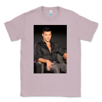Lilac who is ricky martin playing in ameri Classic Tee - linhVisuals