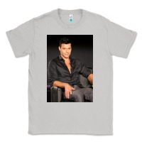 Moon Dust who is ricky martin playing in ameri Classic Tee - linhVisuals