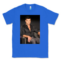 True Royal who is ricky martin playing in ameri Classic Tee - linhVisuals
