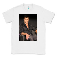 White who is ricky martin playing in ameri Classic Tee - linhVisuals