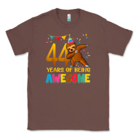 Chestnut 44 years old birthday sloth dabbing 44th birthday sloth Classic Tee - linhVisuals
