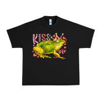 Black kiss me frog Urban Heavy Tee - RacoonDesign
