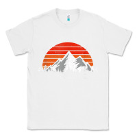 White retro vintage steamboat springs colorado distressed t shirt Classic Tee - linhVisuals