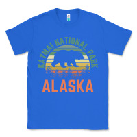 True Royal katmai national park alaska bear hiking travel nature retro pullover h Classic Tee - linhVisuals