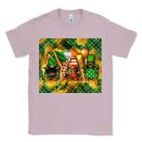 Lilac St. Patrick's Day gnome Classic Tee - FaDigitalArtStudio