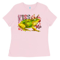 Bubblegum Pink kiss me frog Ladies Tee - RacoonDesign