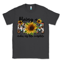 Smoke Being a mom makes my life complete Mother's Day Classic Tee - FaDigitalArtStudio