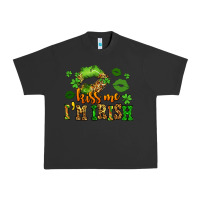 Pigment Black kiss me im irish st patricks lip stain Urban Heavy Tee - LillyAllenDesigns