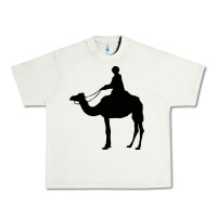 Pistachio camel rider Urban Heavy Tee - artisFamous