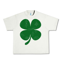 Pistachio distressed green four leaf clover Urban Heavy Tee - artisFamous