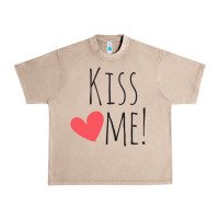French Oak Kiss Me Urban Heavy Tee - artisFamous