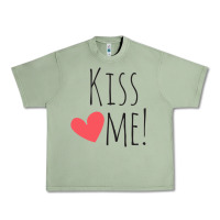 Oil Green Kiss Me Urban Heavy Tee - artisFamous