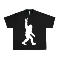 Black the mountain sasquatch Urban Heavy Tee - artisFamous