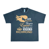Midnight Navy women are born in richmond Urban Heavy Tee - artisFamous