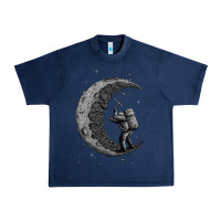 Navy digging the moon Urban Heavy Tee - artisFamous