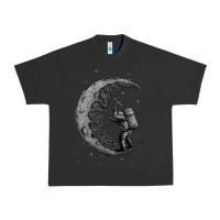 Pigment Black digging the moon Urban Heavy Tee - artisFamous