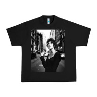 Black linda evangelista fashion model Urban Heavy Tee - artisFamous