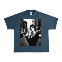 Midnight Navy linda evangelista fashion model Urban Heavy Tee - artisFamous