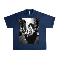 Navy linda evangelista fashion model Urban Heavy Tee - artisFamous
