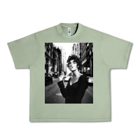 Oil Green linda evangelista fashion model Urban Heavy Tee - artisFamous