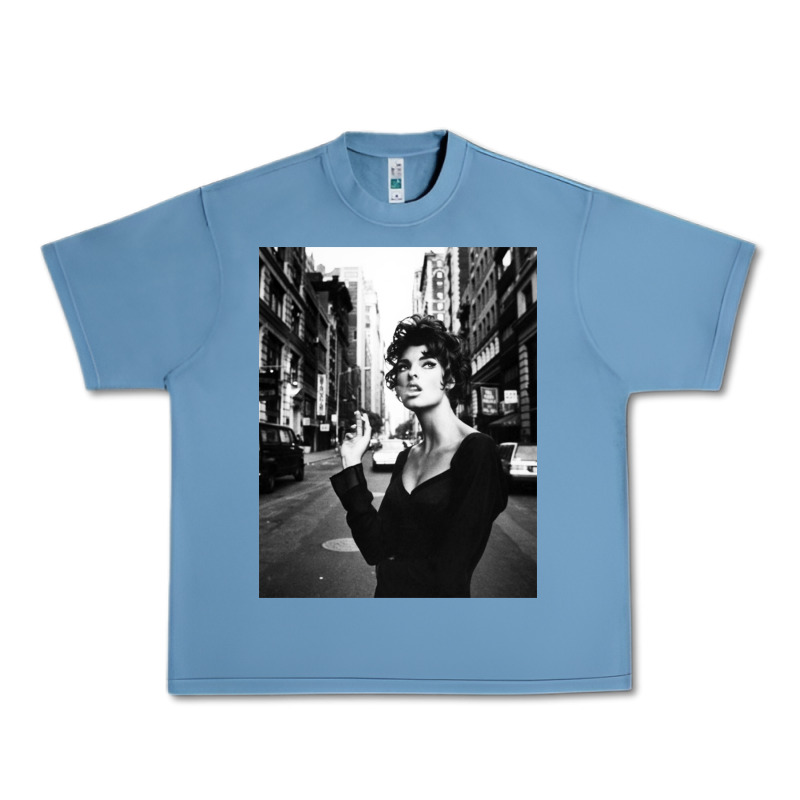 Linda Evangelista Fashion Model Urban Heavy Tee by artisFamous | Teevron