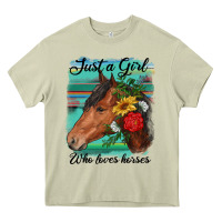 Mossy just a girl who loves horseshoe Heavy Core Tee - RanaPortraitStore