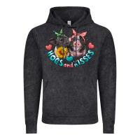 Vintage Black hogs and kisses pigs Vintage Hoodie - Artiststas