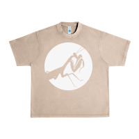 French Oak praying mantis Urban Heavy Tee - DesigneFamous