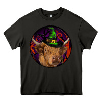 Asphalt halloween highland cow round Heavy Core Tee - RanaPortraitStore