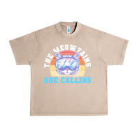 French Oak skiing t  shirt ski goggles cat the meowtains are calling skier winter Urban Heavy Tee - linhVisuals