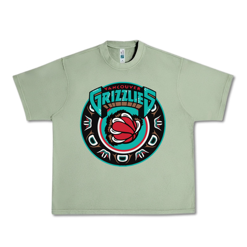 Vancouver Grizzlie Retro Urban Heavy Tee by linhVisuals | Teevron
