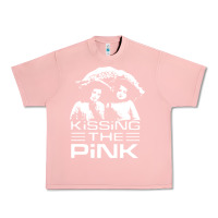 Salmon gift for men kissing the pink Urban Heavy Tee - linhVisuals