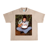 French Oak johnny cash eating cake in a bush Urban Heavy Tee - linhVisuals