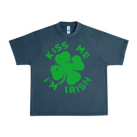 Midnight Navy kiss me im irish funny saint patrick day womens Urban Heavy Tee - linhVisuals