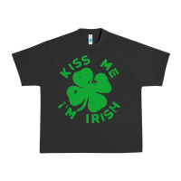 Pigment Black kiss me im irish funny saint patrick day womens Urban Heavy Tee - linhVisuals